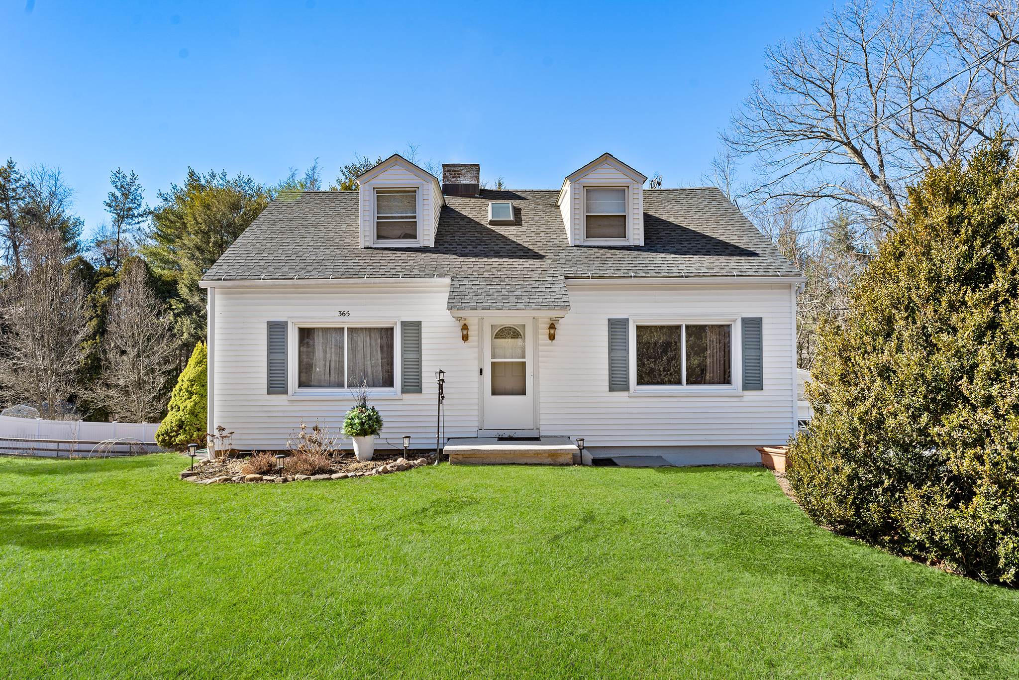 365 Long Hill Ave, Shelton CT — sold